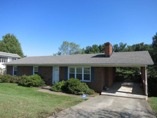 1533 Bali Hai Dr, Vinton, VA 24179-1401