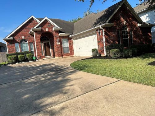 1203 Blue Leaf Dr, Richmond, TX 77469-6255
