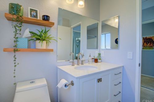 3071 Wicklow Dr, Riverside CA  92503-5806 exterior