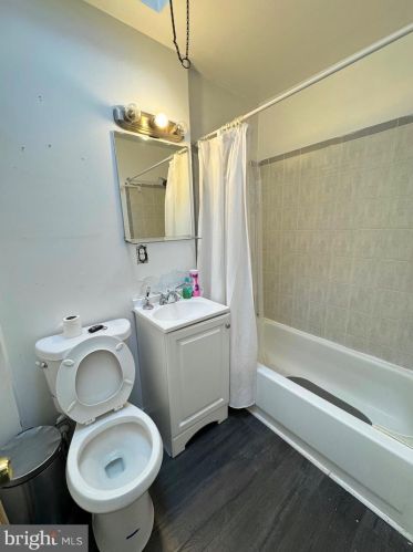 8128 Ditman St, Philadelphia PA 19136-2813 exterior