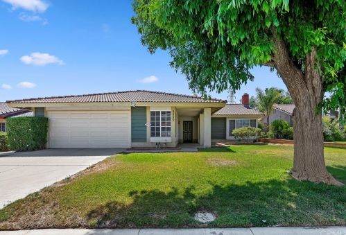 2885 Heller Dr, Riverside, CA 92509-1905