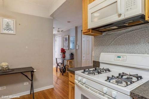 6307 Claremont Ave, Chicago IL  60659-2033 exterior