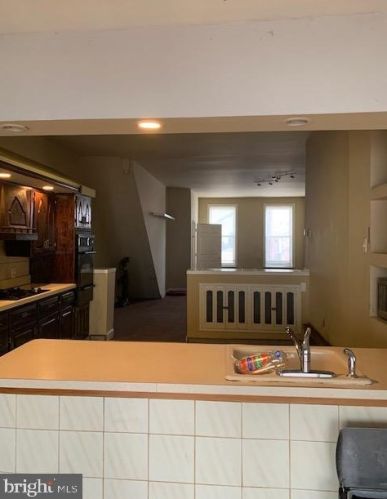 1432 12 St, Philadelphia PA 19147-4937 exterior