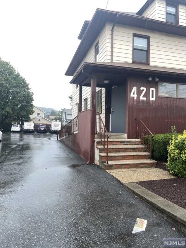 420 Lafayette Ave, Paterson NJ  07506-2520 exterior