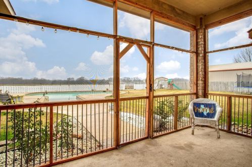 1075 Masters Dr, Crandall, TX 75114-4404