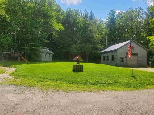 589 Barnard Hill Rd, Weare, NH 03281-5108