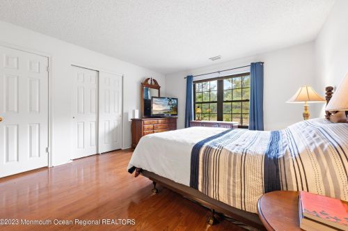 95 Old Orch Ln, Tinton Falls NJ 07712-2569 exterior