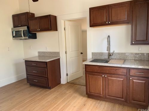 4081 5th St, Riverside, CA 92501-2711