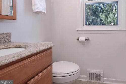 261 State Rd, Princeton NJ  08540-1412 exterior