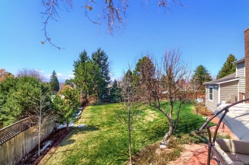 8168 Hinsdale Dr, Englewood CO 80112-1910 exterior