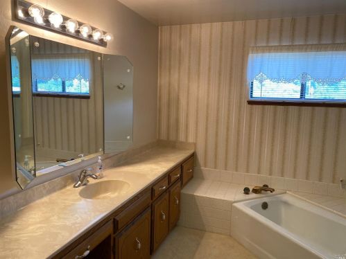 2000 Sanford Rnch Rd, Ukiah CA 95482-5251 exterior