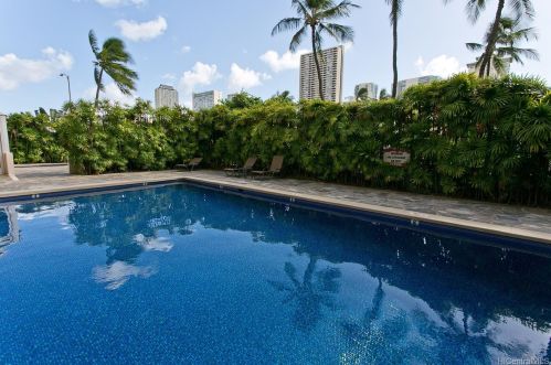 500 University Ave, Honolulu HI  96826-4904 exterior