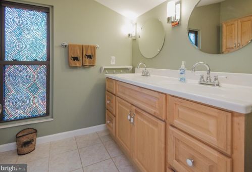 49 Pileated Woodpecker Ln, Hedgesville WV  25427-5384 exterior