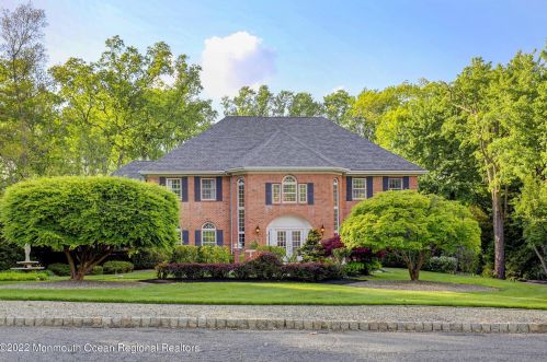 46 Takolusa Dr, Holmdel Village, NJ 07733-1236