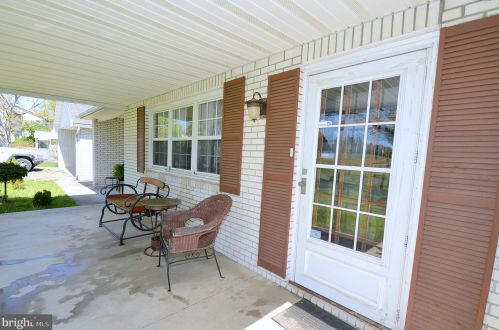 48 Calvin Unger Ln, Berkeley Springs WV 25411-5181 exterior