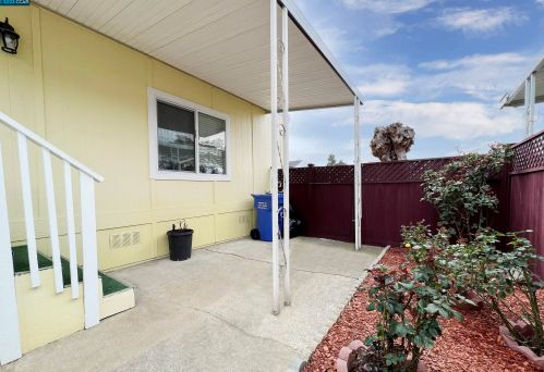 31 Terrace Dr, Concord CA  94518-2058 exterior