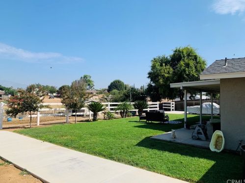 9511 Stirrup St, Riverside CA  92509-4960 exterior