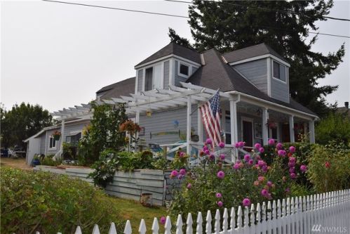 9819 Dock St, Vashon, WA 98070-8425