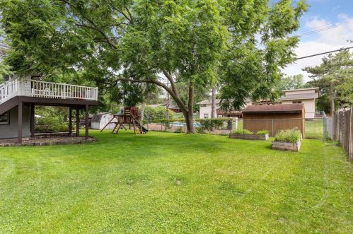 208 Colleen Ave, Saint Paul MN  55126-6252 exterior
