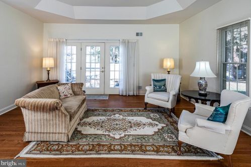 2 Birchwood Ct, Princeton NJ  08540-5041 exterior