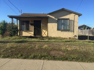 10 Bardin Rd, Salinas, CA 93905-2903