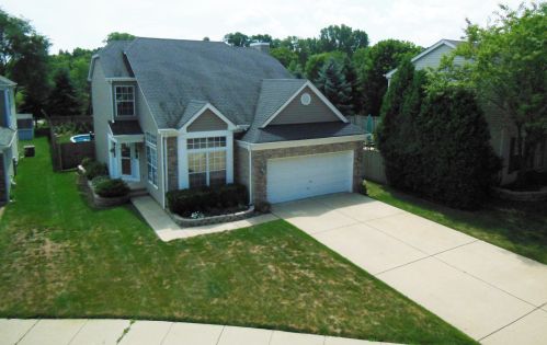 17 Wildflower Way, Streamwood, IL 60107-3357