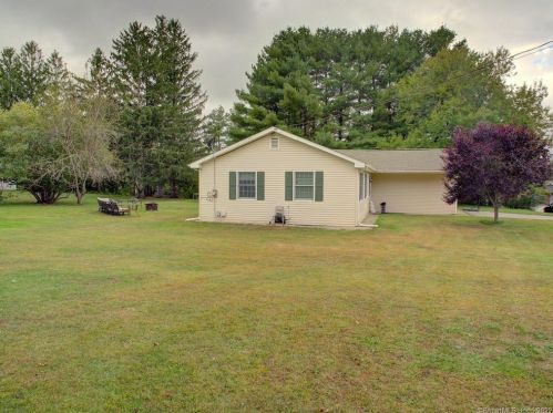 31 Beatrice Ave, Killingly CT  06239-4204 exterior