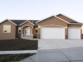 4401 Boulder Ridge Rd, Bismarck, ND 58503-6123