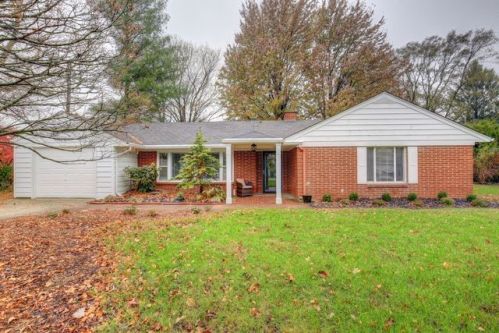 10 Lange Ave, Savoy, IL 61874-9705