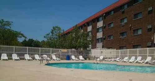 1919 Wolf Rd, Hillside IL  60162-2163 exterior