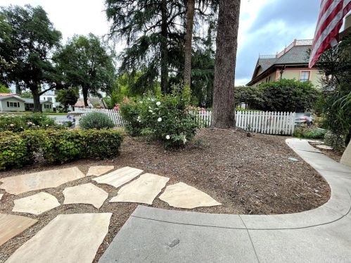 5625 Magnolia Ave, Riverside CA  92506-1822 exterior