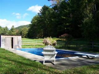 366 Houghtonville Rd, Grafton VT  05146-9653 exterior
