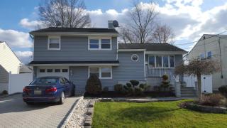 27 Marlboro Ln, Colonia, NJ 07067-2507