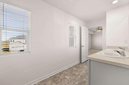 1065 Mackets Ct, Atlanta GA  30354-3642 exterior