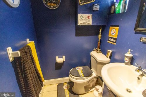 239 Fariston Dr, Philadelphia PA 19120-1007 exterior