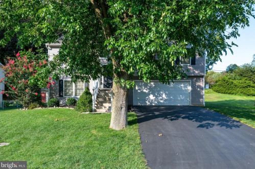 319 Devon Dr, Lancaster, PA 17603-4609