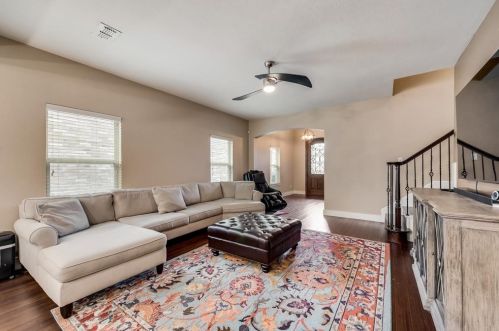 5568 Thunder Bay Dr, Fort Worth TX  76119-8505 exterior