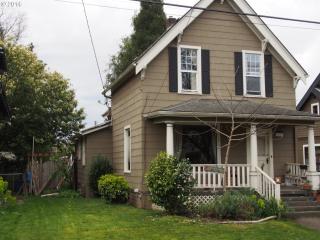 717 48th Ave, Portland OR  97215-1722 exterior