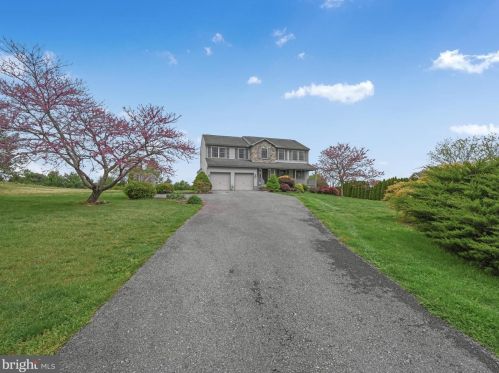 159 Koenig Rd, New Schaefferstown, PA 19506-8508