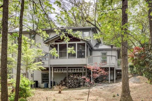 330 Highbrook Dr, Atlanta GA  30342-2315 exterior