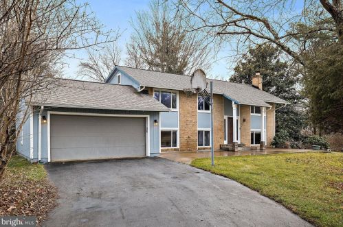 1108 Criton St, Herndon, VA 20170-3114