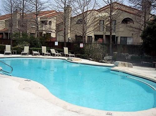 4242 Capistrano Dr, Dallas TX  75287-4033 exterior