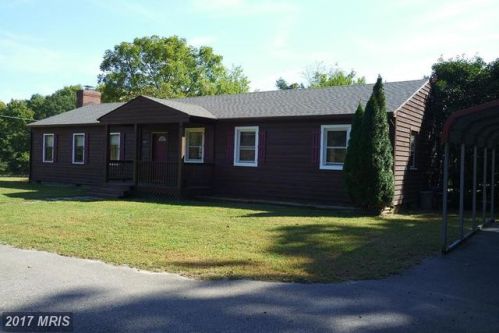 697 Fredericks Hall Rd, Bumpass, VA 23024-3900