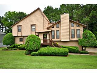 1959 Kemp Rd, Marietta, GA 30066-1360