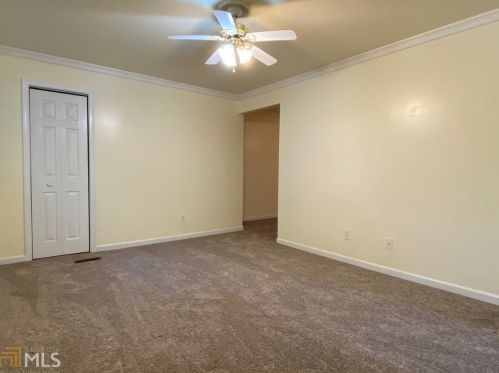 5779 Hillside Ave, Atlanta GA  30340-4325 exterior