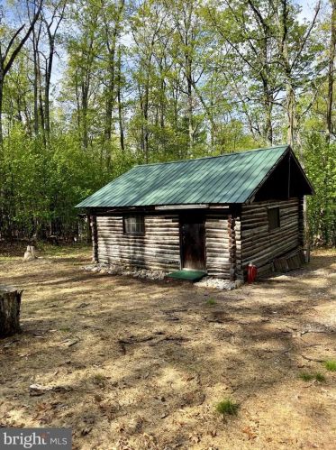 1765 Peters Mountain Ln, Upper Tract WV  26866 exterior