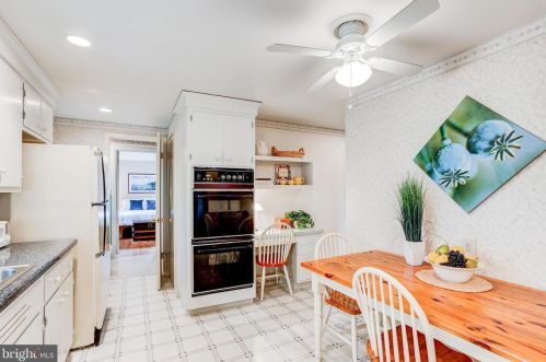 2113 Lyndell Dr, Lancaster PA  17601-5728 exterior