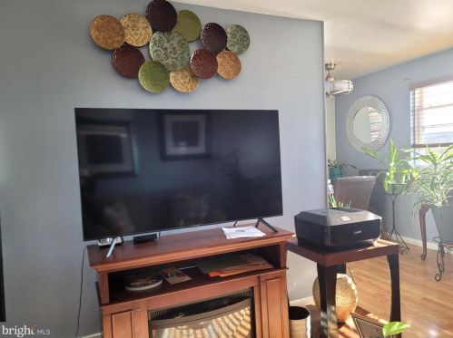 8202 Ditman St, Philadelphia PA 19136-2814 exterior