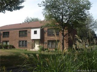 2 Wellington Dr, Farmington, CT 06032-3201