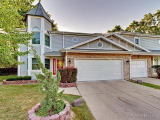 807 Mulligan Ct, Palatine, IL 60067-2445